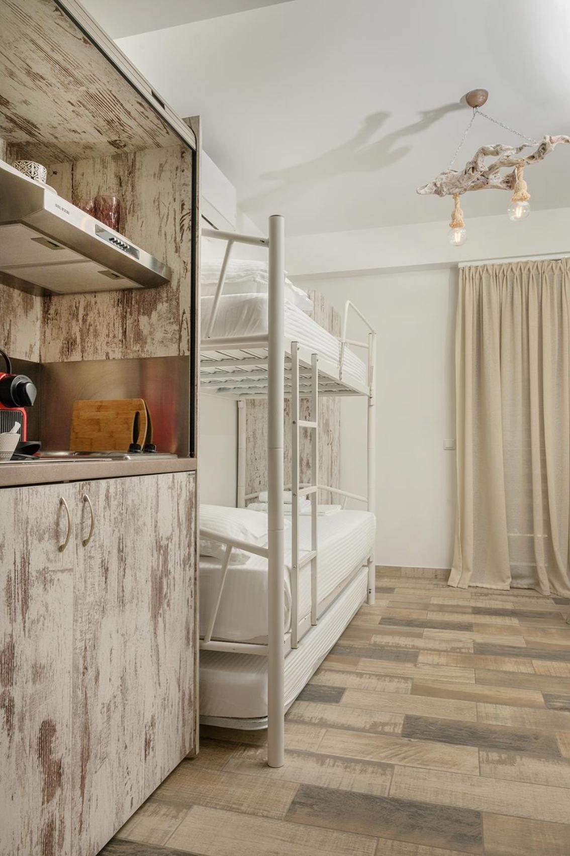 Meltemi Luxury Apartments Nea Roda Exterior photo